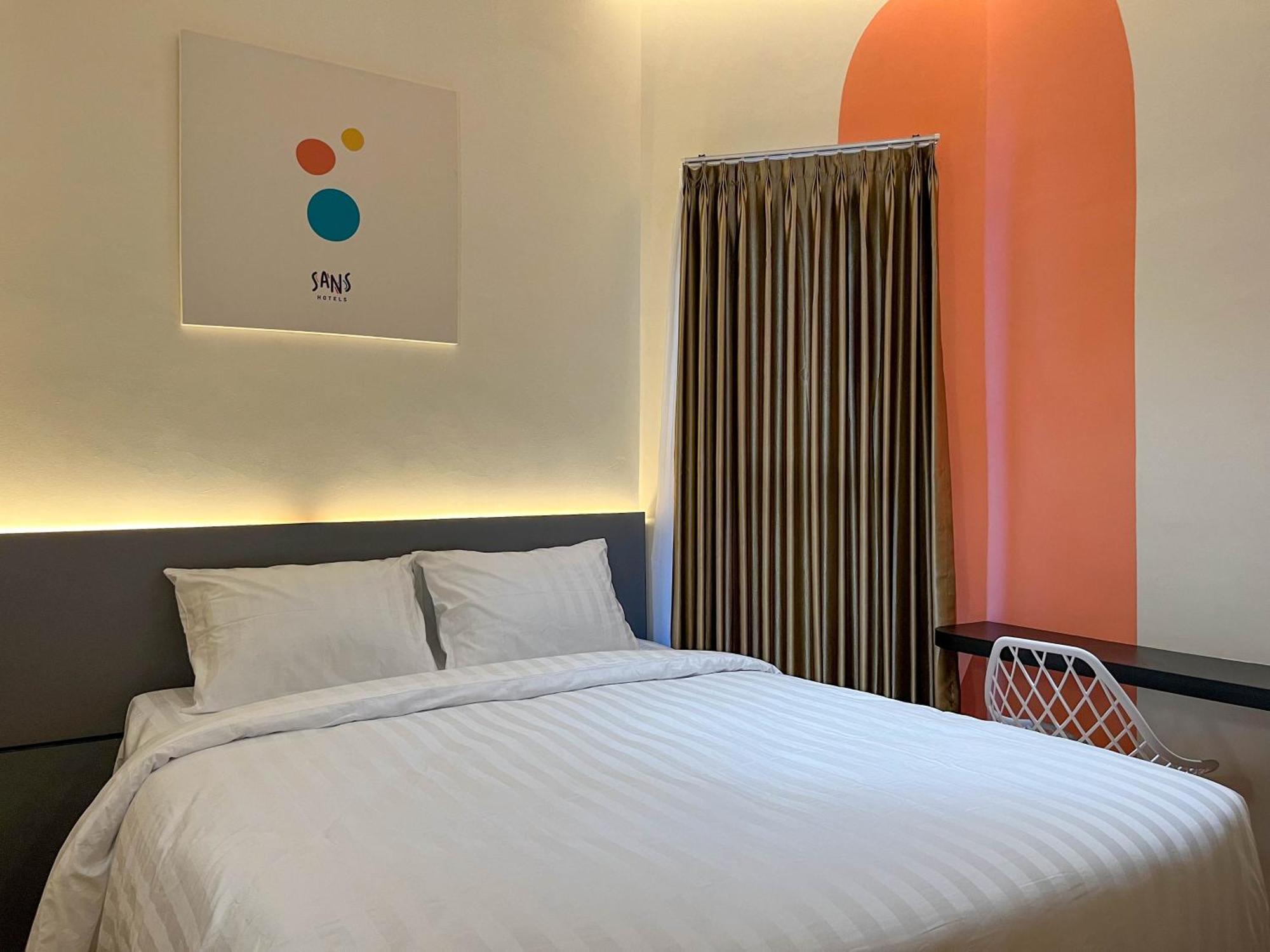 Sans Hotel Premiere Majapahit Semarang Bagian luar foto