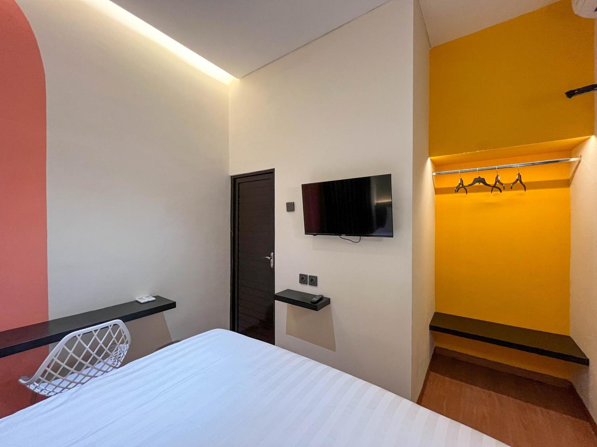 Sans Hotel Premiere Majapahit Semarang Bagian luar foto