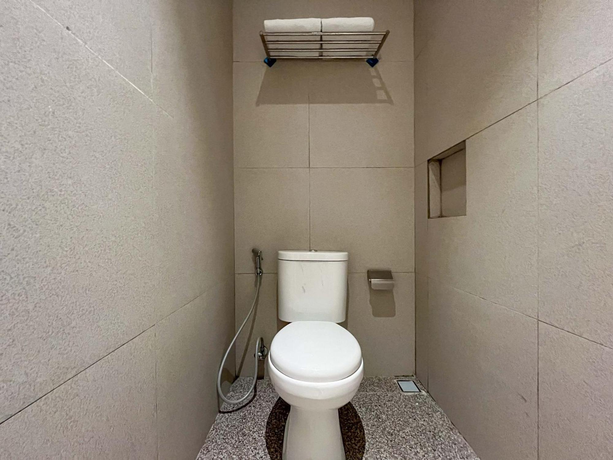 Sans Hotel Premiere Majapahit Semarang Bagian luar foto