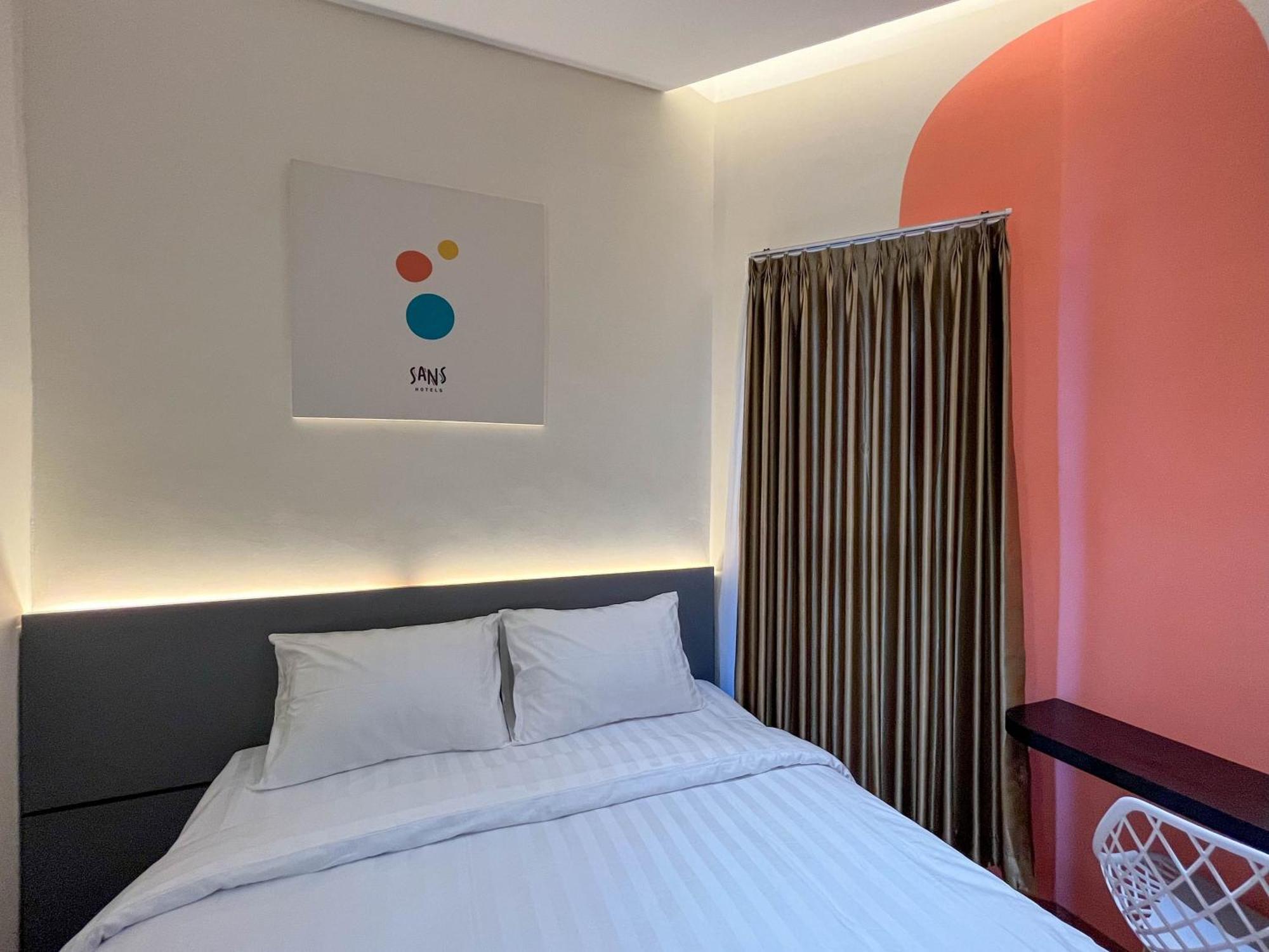 Sans Hotel Premiere Majapahit Semarang Bagian luar foto