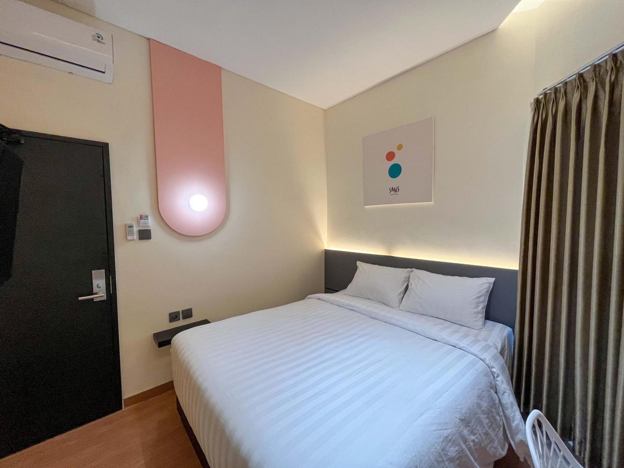 Sans Hotel Premiere Majapahit Semarang Bagian luar foto