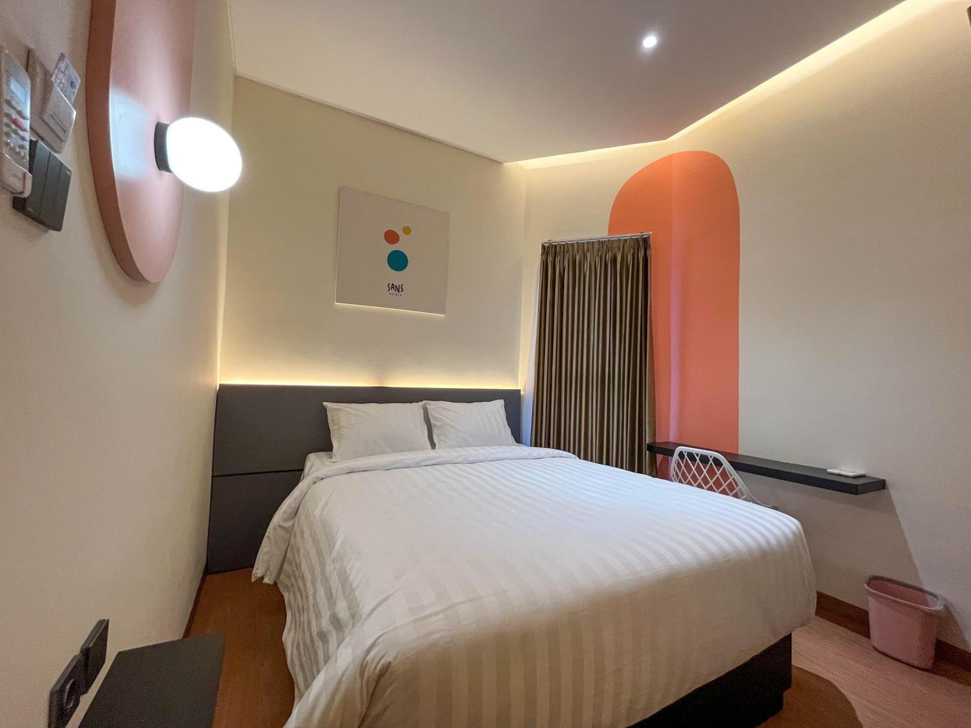 Sans Hotel Premiere Majapahit Semarang Bagian luar foto