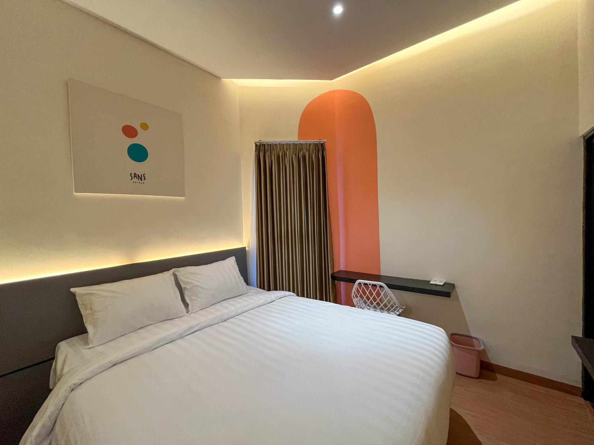 Sans Hotel Premiere Majapahit Semarang Bagian luar foto