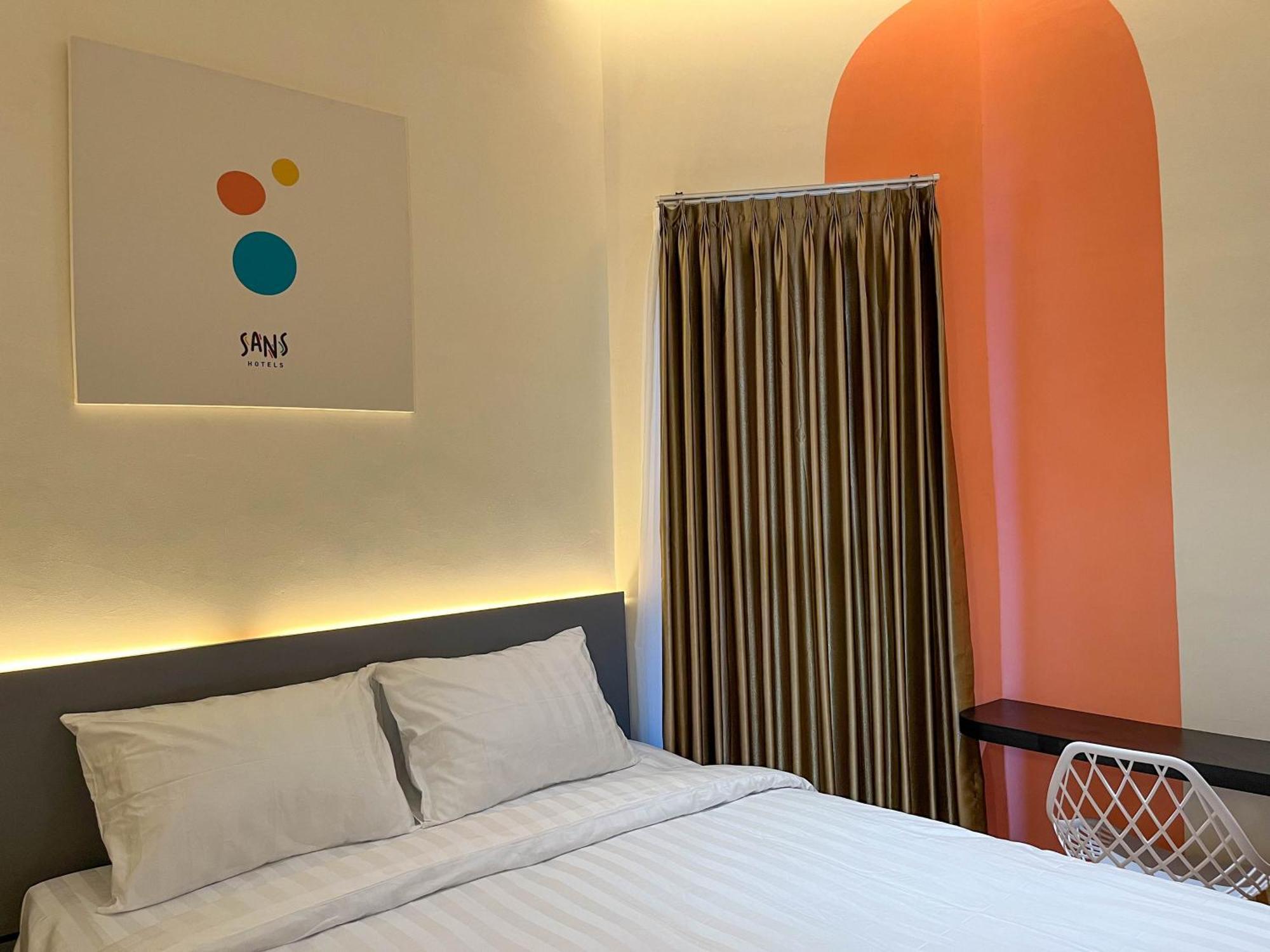 Sans Hotel Premiere Majapahit Semarang Bagian luar foto