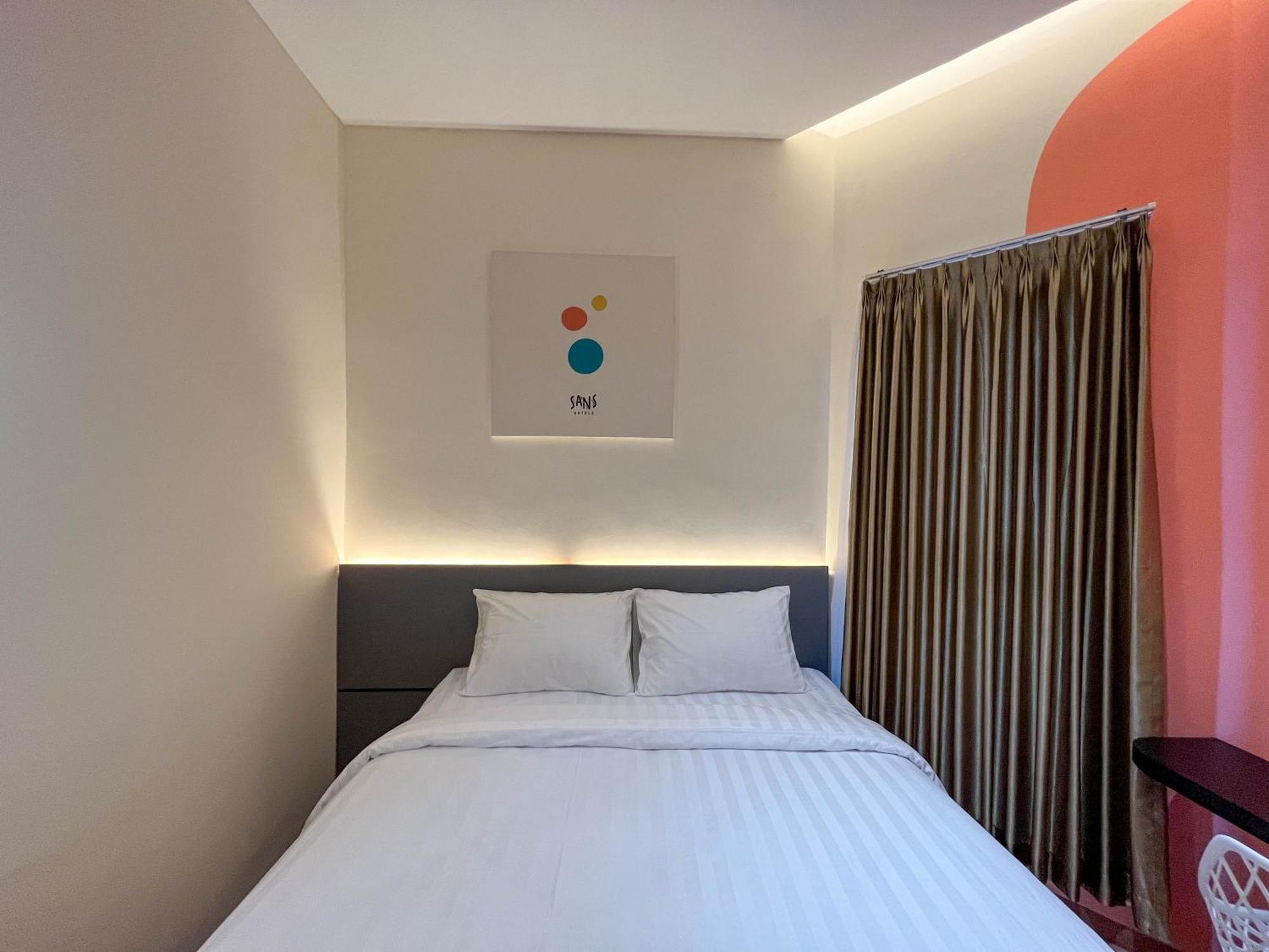 Sans Hotel Premiere Majapahit Semarang Bagian luar foto
