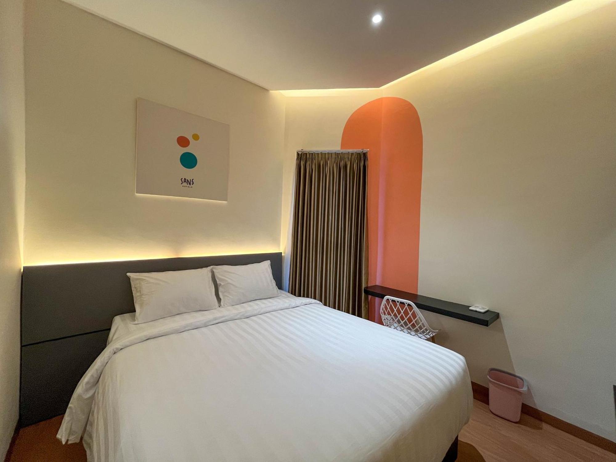 Sans Hotel Premiere Majapahit Semarang Bagian luar foto